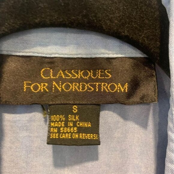 100% Silk sleeveless top. Nordstrom classiques. Size small. SO SOFT! - Picture 2 of 9